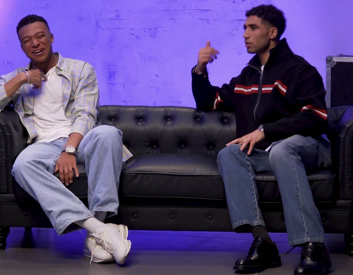 حكيمي يتلقى هدية غريبة من نجم ريال مدريد في موقف مضحك (فيديو- صور)