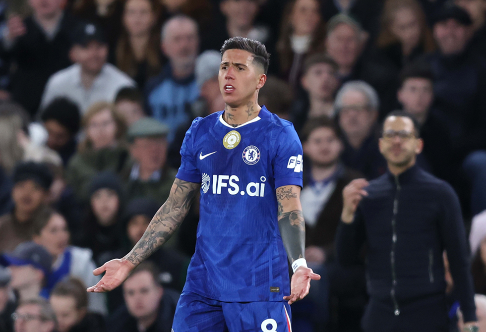 تشيلسي يعاقب نجمه إنزو فرنانديز بعد تصريحاته عن مدريد