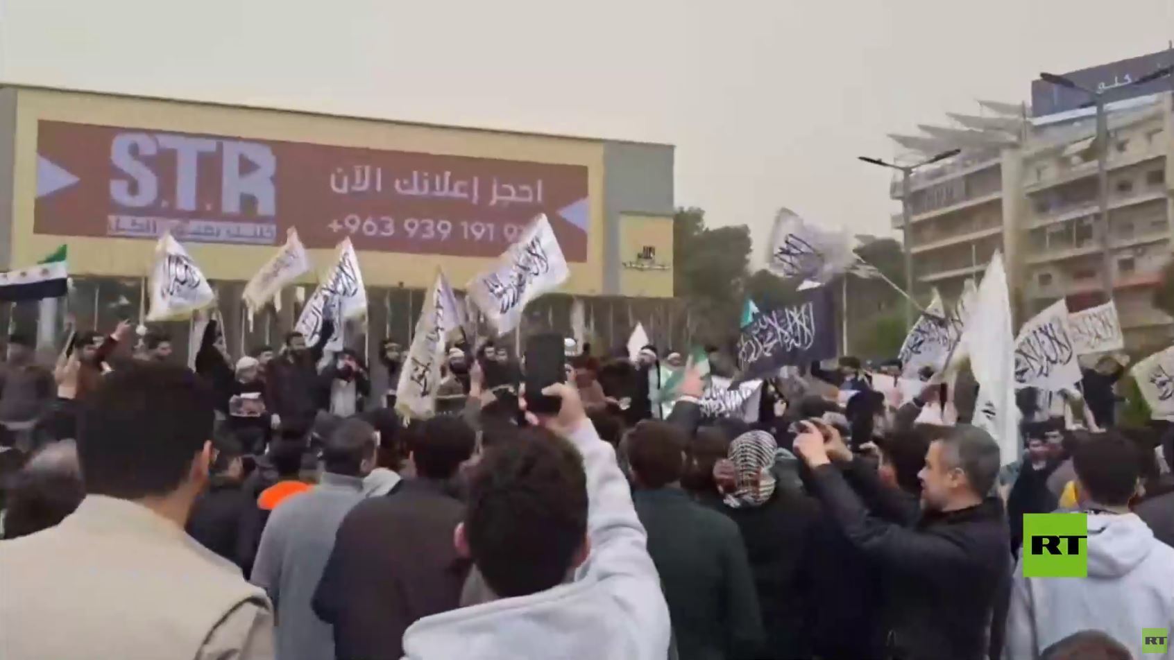 لليوم الثالث على التوالي.. مظاهرات شعبية واسعة في سوريا رفضا لقرار الكتيست ودعما للأسرى الفلسطينيين