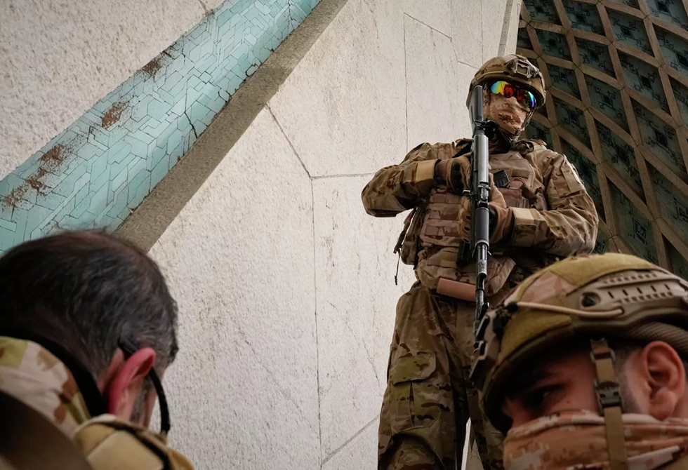 طهران تحذر واشنطن من مغبة الغزو البري: إذا بدأ الأمريكيون الحرب فنحن من سينهيها