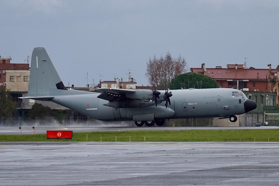 روايات متضاربة حول تدمير طائرات أمريكية في إيران عقب إعلان واشنطن نجاح عملية إنقاذ طيارها (صور)