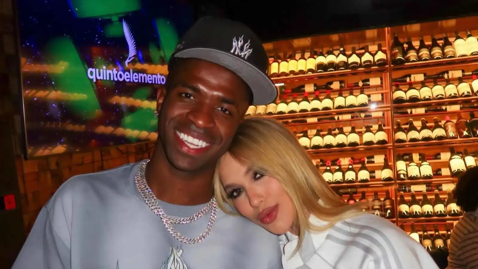 علاقة فينيسيوس جونيور والمؤثرة البرازيلية فيرجينيا تعود إلى الأضواء مجددا