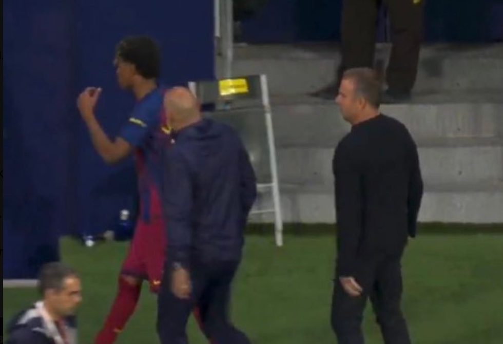 مدرب برشلونة يكشف سبب غضب لامين جمال بعد الفوز على أتلتيكو مدريد