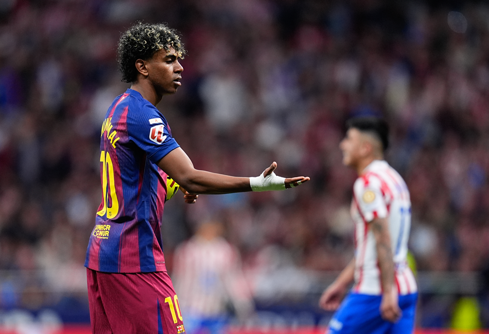 "أنت قبيح عد إلى المغرب".. لامين جمال يتعرض لإهانات صادمة خلال مباراة برشلونة وأتلتيكو مدريد