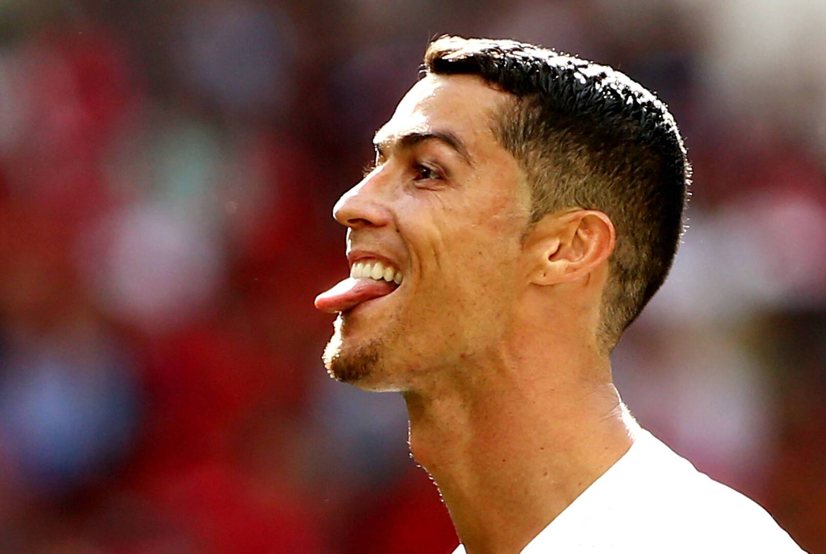 كريستيانو رونالدو يرفض عرضا خياليا لمجاورة ميسي