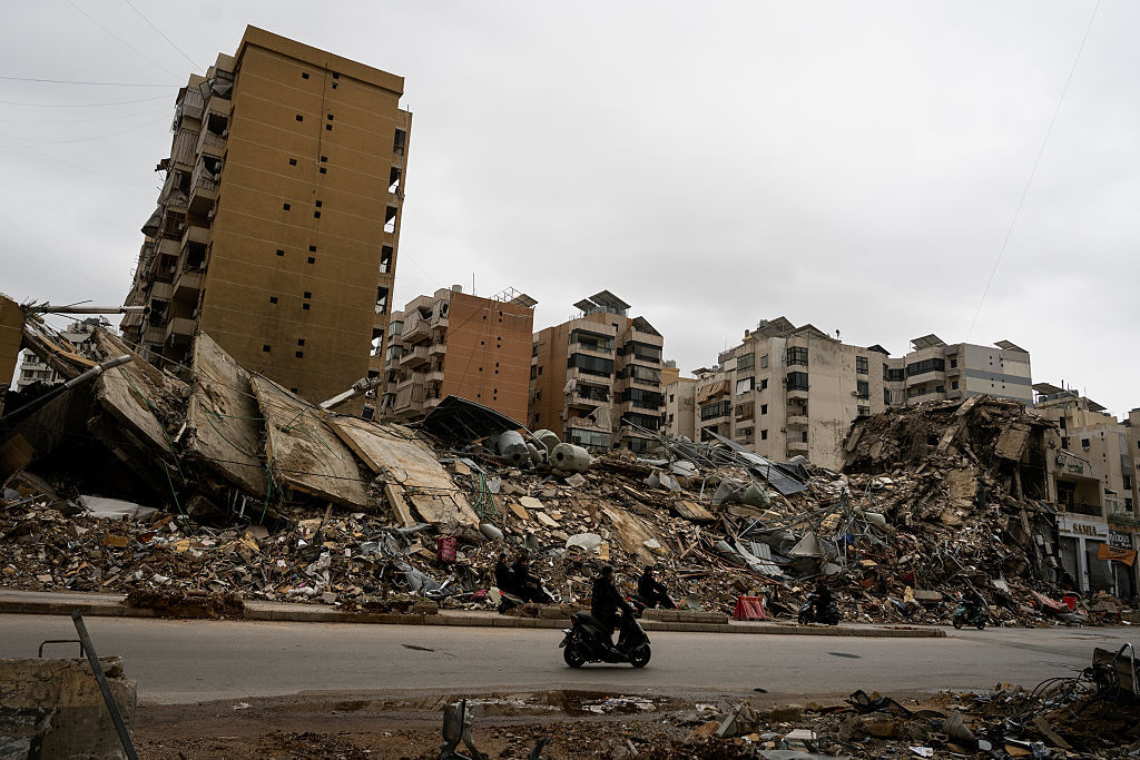 الجيش الإسرائيلي ينشر مشاهد لغاراته على لبنان