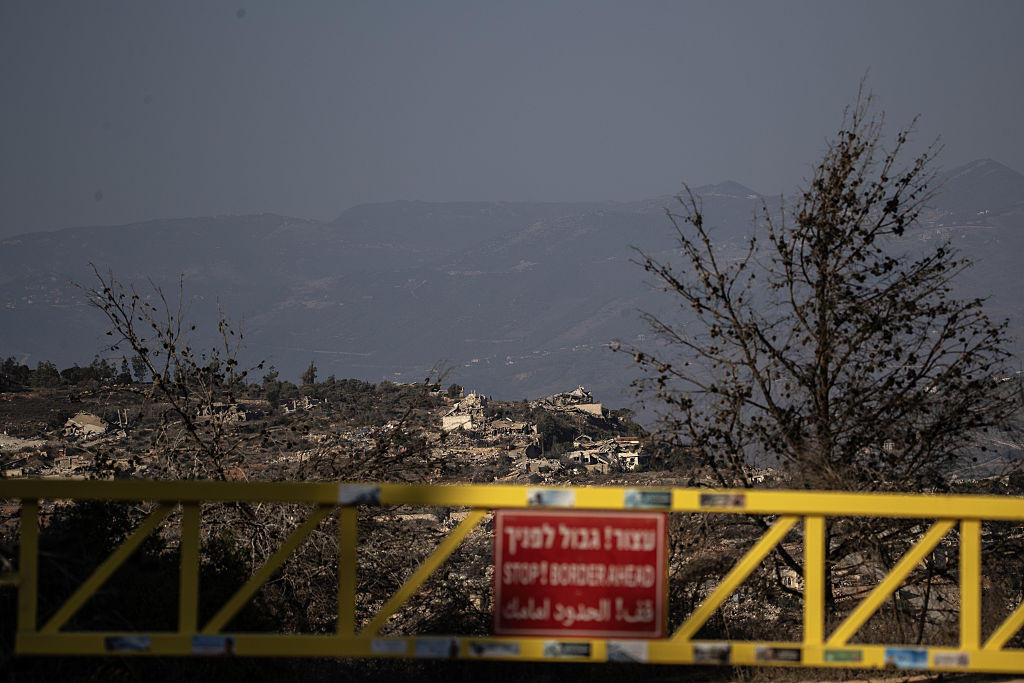 "حزب الله" يشن هجمات واسعة بالصواريخ والمسيرات على مستوطنات ومواقع عسكرية إسرائيلية