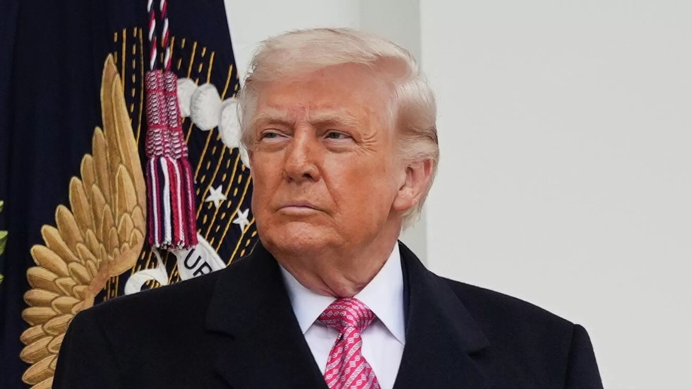 ترامب: العمليات داخل إيران لا تزال "خطيرة جدا" رغم تدمير دفاعاتها