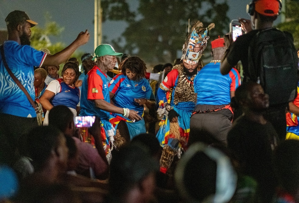 رئيس الكونغو الديمقراطية يمنح مكافآت ضخمة للاعبي بلاده بعد إنجازا طال انتظاره 52 عاما (فيديو)