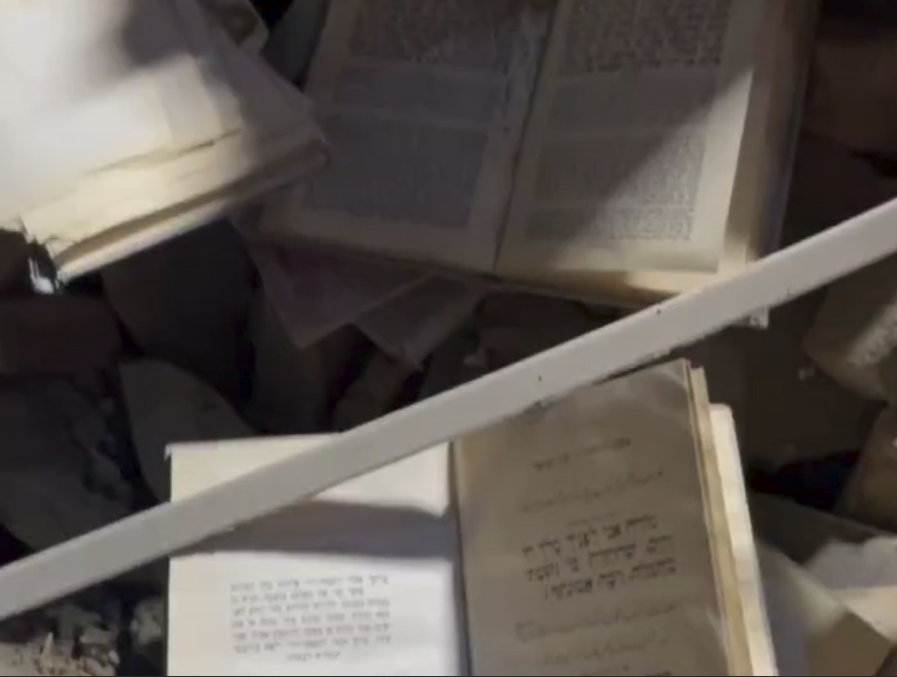 بالفيديو.. الغارات الأمريكية الإسرائيلية تدمر كنيسا يهوديا تاريخيا في طهران