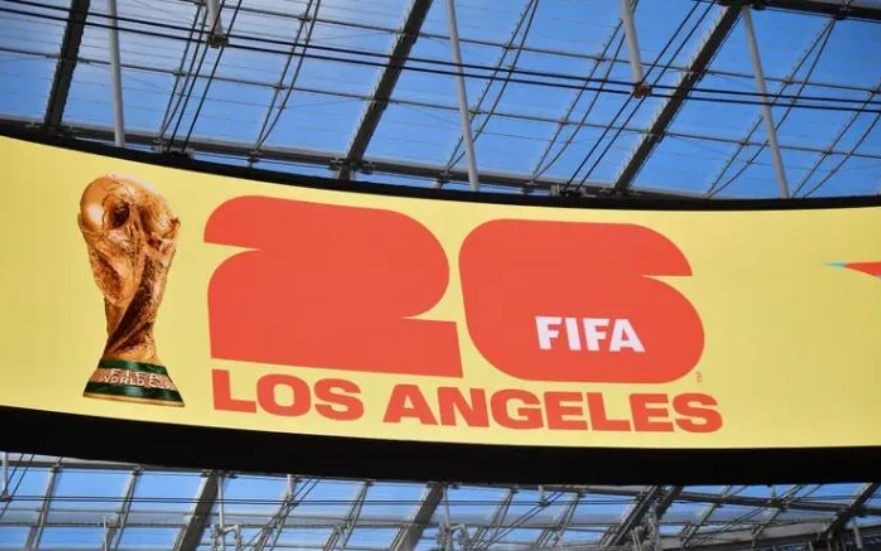 تهديد بالإضراب يشعل الأجواء قبل كأس العالم 2026