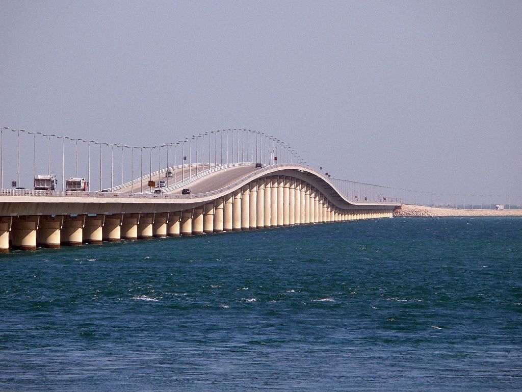 السعودية تعلن إغلاق جسر الملك فهد مع البحرين "احترازيا"