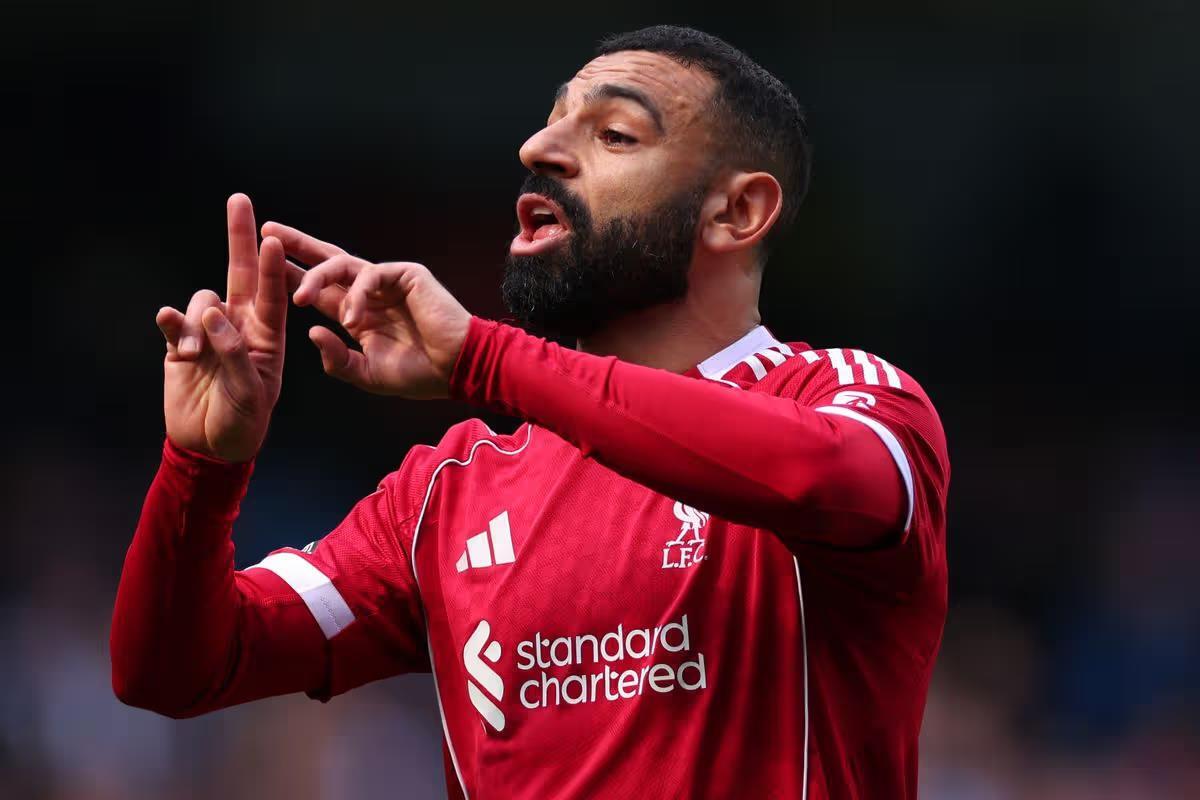 اسم مفاجئ.. حارس ليفربول السابق يرشح لاعبا لخلافة محمد صلاح