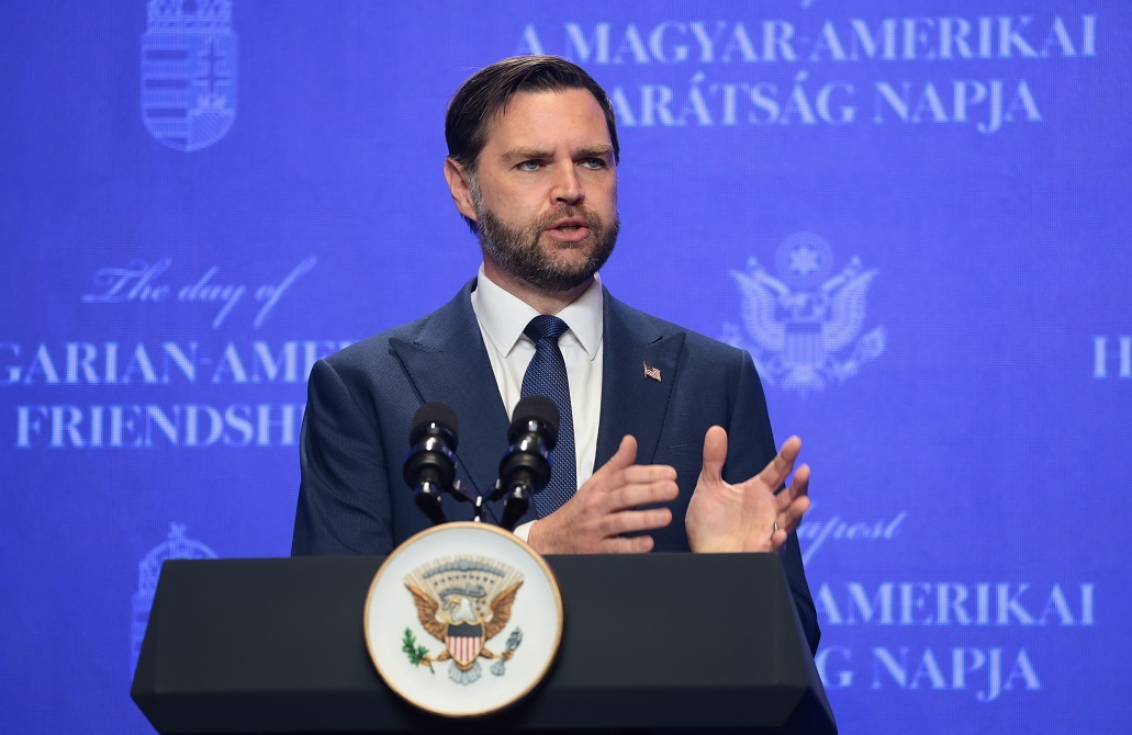 فانس: لن نهاجم مواقع الطاقة والبنية التحتية الإيرانية حتى انتهاء مهلة ترامب