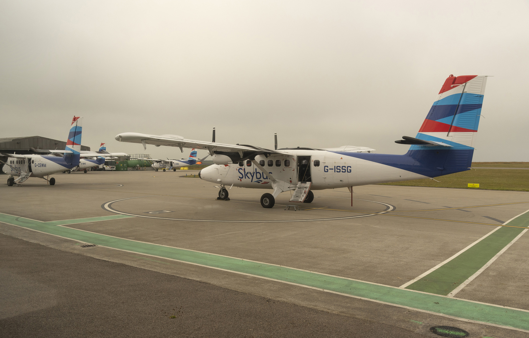 صحيفة: شركات طيران بريطانية تلغي رحلات بسبب غلاء أسعار الوقود