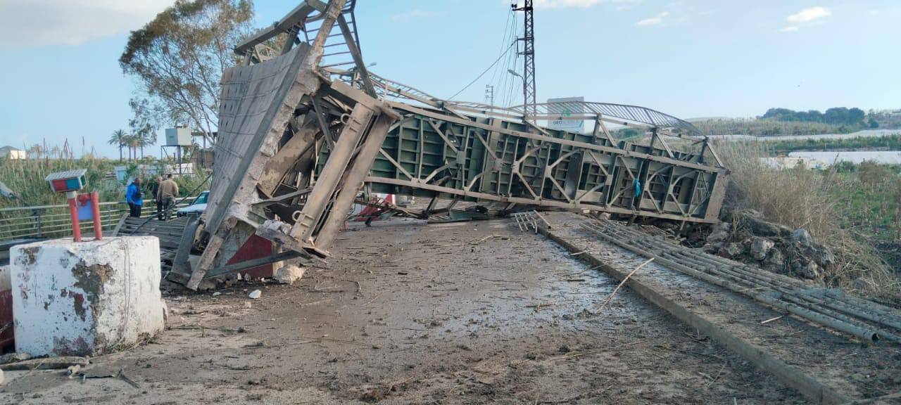 تصعيد إسرائيلي خطير.. تدمير جسر القاسمية يفصل صور عن صيدا ويعزل الجنوب (فيديو)