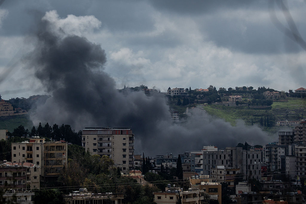 "حزب الله" يهاجم المستوطنات وإسرائيل تكثف غاراتها على جنوب لبنان (فيديو)