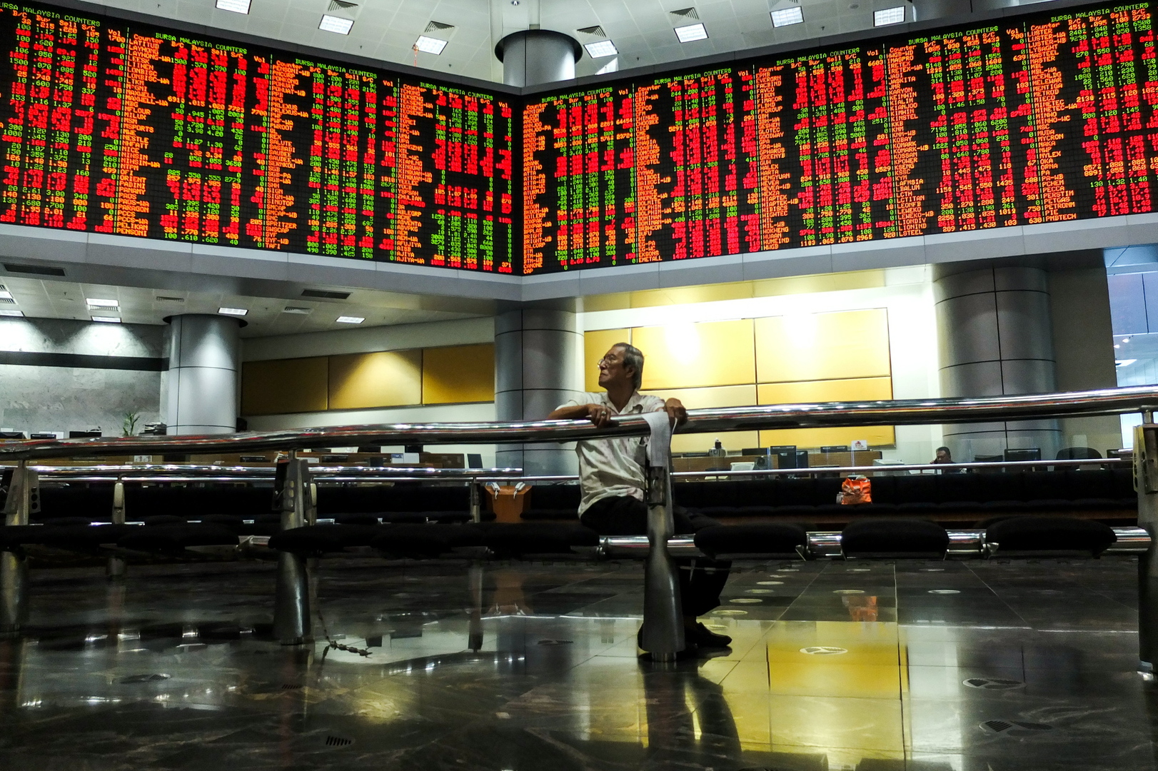 الأسهم الآسيوية تهبط وسط مخاوف من انهيار اتفاق هرمز