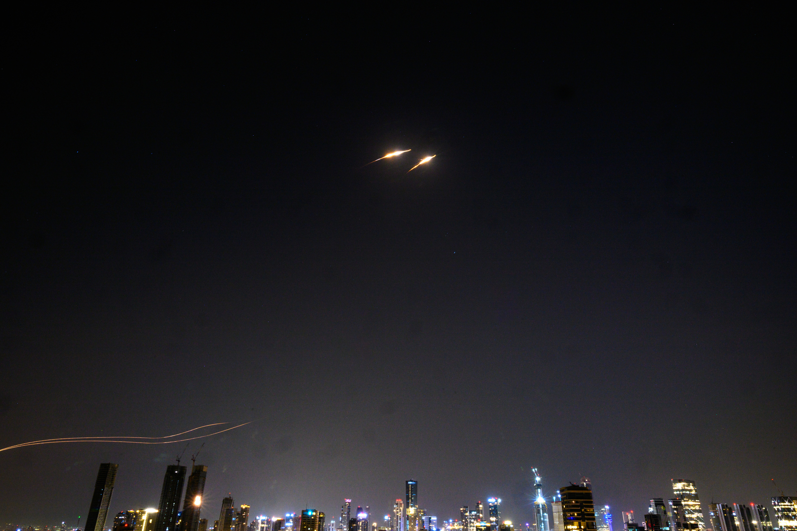 حزب الله يقصف وسط إسرائيل مجددا بصواريخ بعيدة المدى