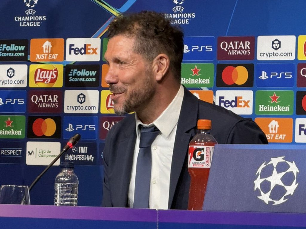 نعيش في مدريد.. سيميوني يرد على شكوى برشلونة حول التحكيم بطريقة ذكية (فيديو)