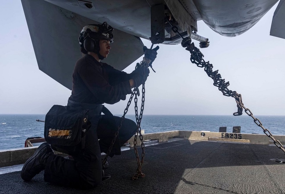 ترامب يعلن بدء تطهير مضيق هرمز من الألغام