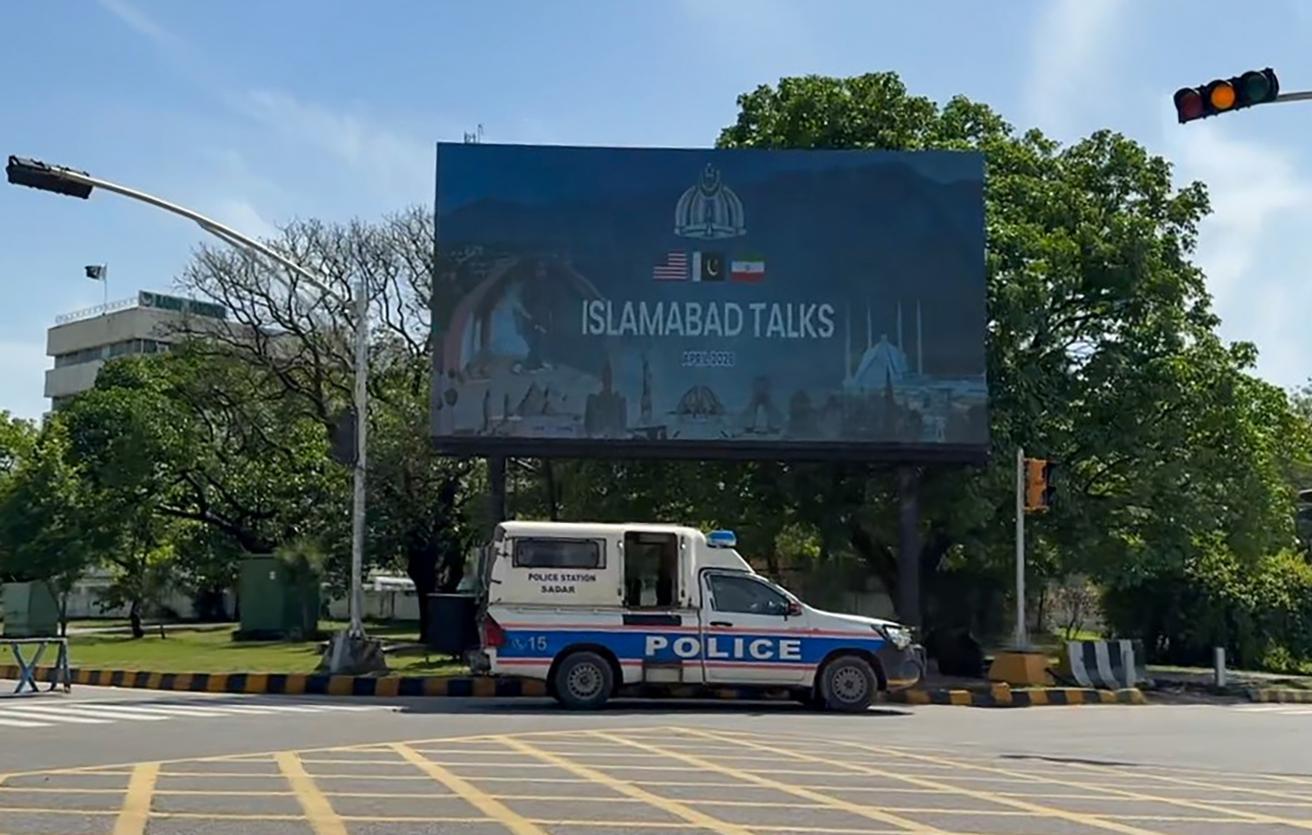 تل أبيب ترجح انهيار المفاوضات.. إسرائيل والولايات المتحدة تنقلان أسلحة لتوجيه ضربة لمنشآت إيرانية