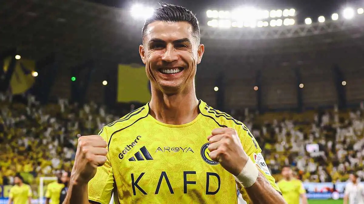 يتقدمهم رونالدو بحدث غير مسبوق.. تعرف على نجوم "الأربعين" الخمسة في كأس العالم 2026