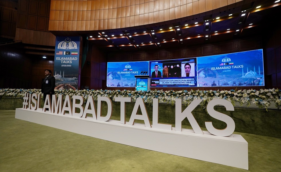 ماذا حدث في إسلام آباد؟.. "نيويورك تايمز" تحدد النقاط الثلاث التي تفصل العالم عن التصعيد