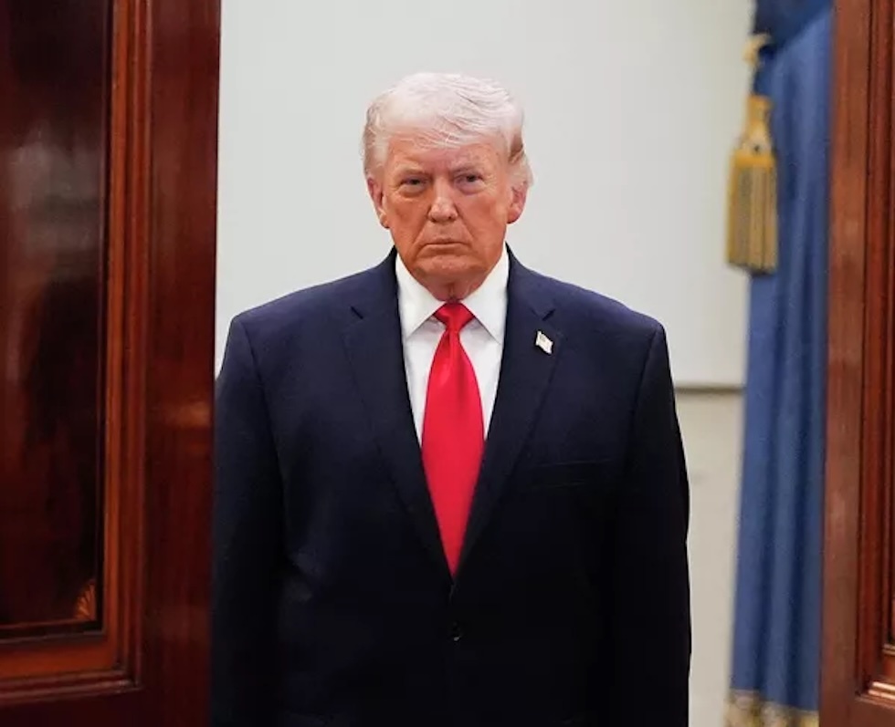 "وول ستريت جورنال: ترامب يدرس استئناف ضربات محدودة ضد إيران بعد انهيار مفاوضات إسلام آباد