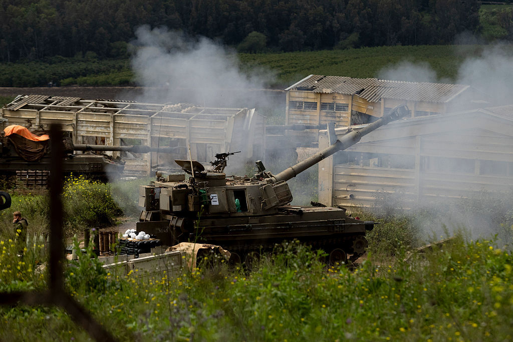 13 قتيلا و16 جريحا في غارتين إسرائيليتين على جنوب لبنان