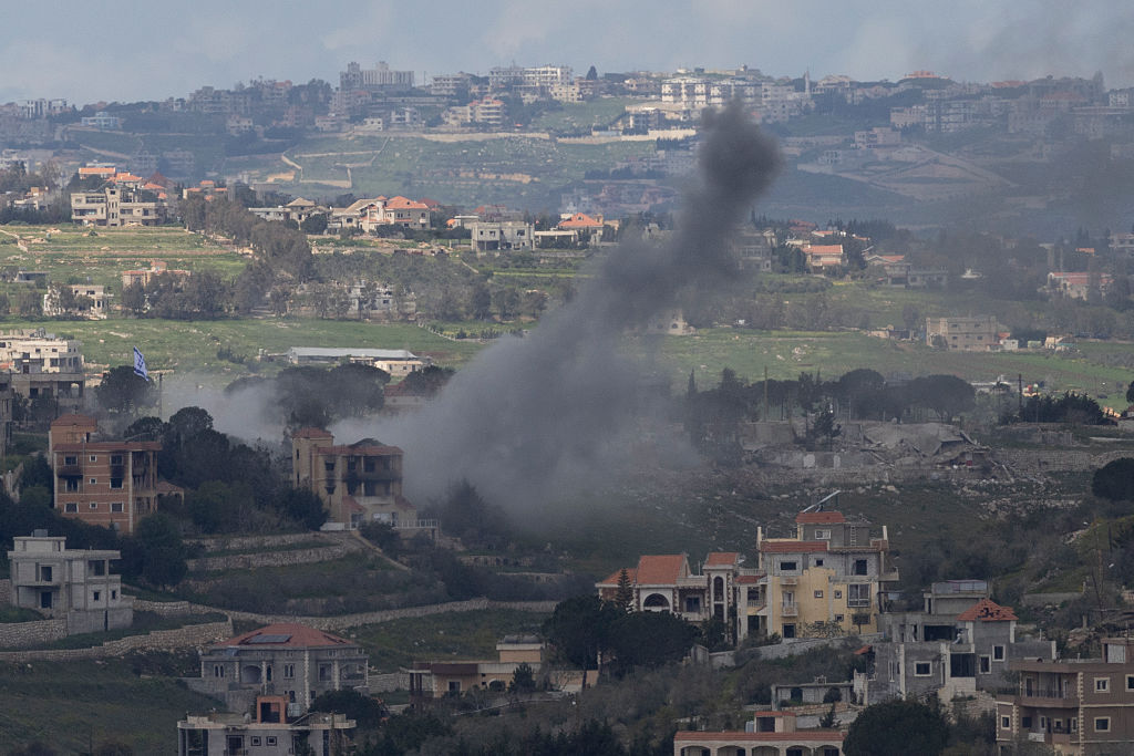 عشرات القتلى والجرحى في غارات إسرائيلية على جنوب وشرق لبنان منذ فجر اليوم (فيديو)