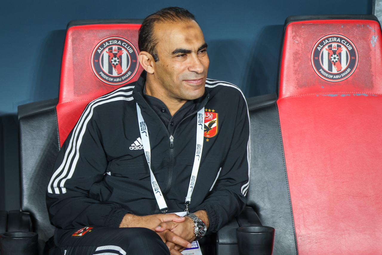 أزمة جديدة تهز الأهلي المصري.. سيد عبد الحفيظ تحت طائلة العقوبات