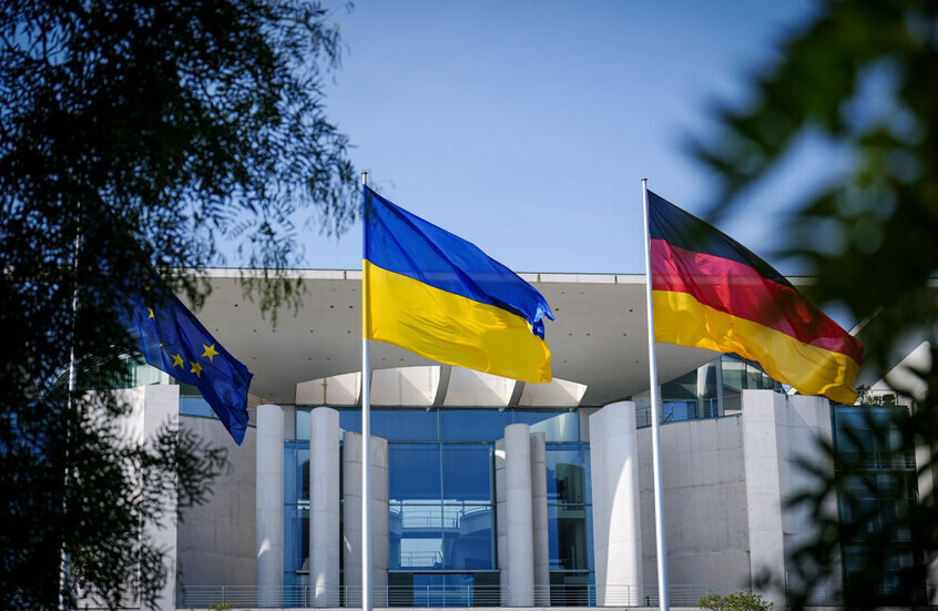 بضوء أخضر من برلين.. زيلينسكي يطالب باستعادة "المتهربين" من ألمانيا لسد نزيف الجبهة