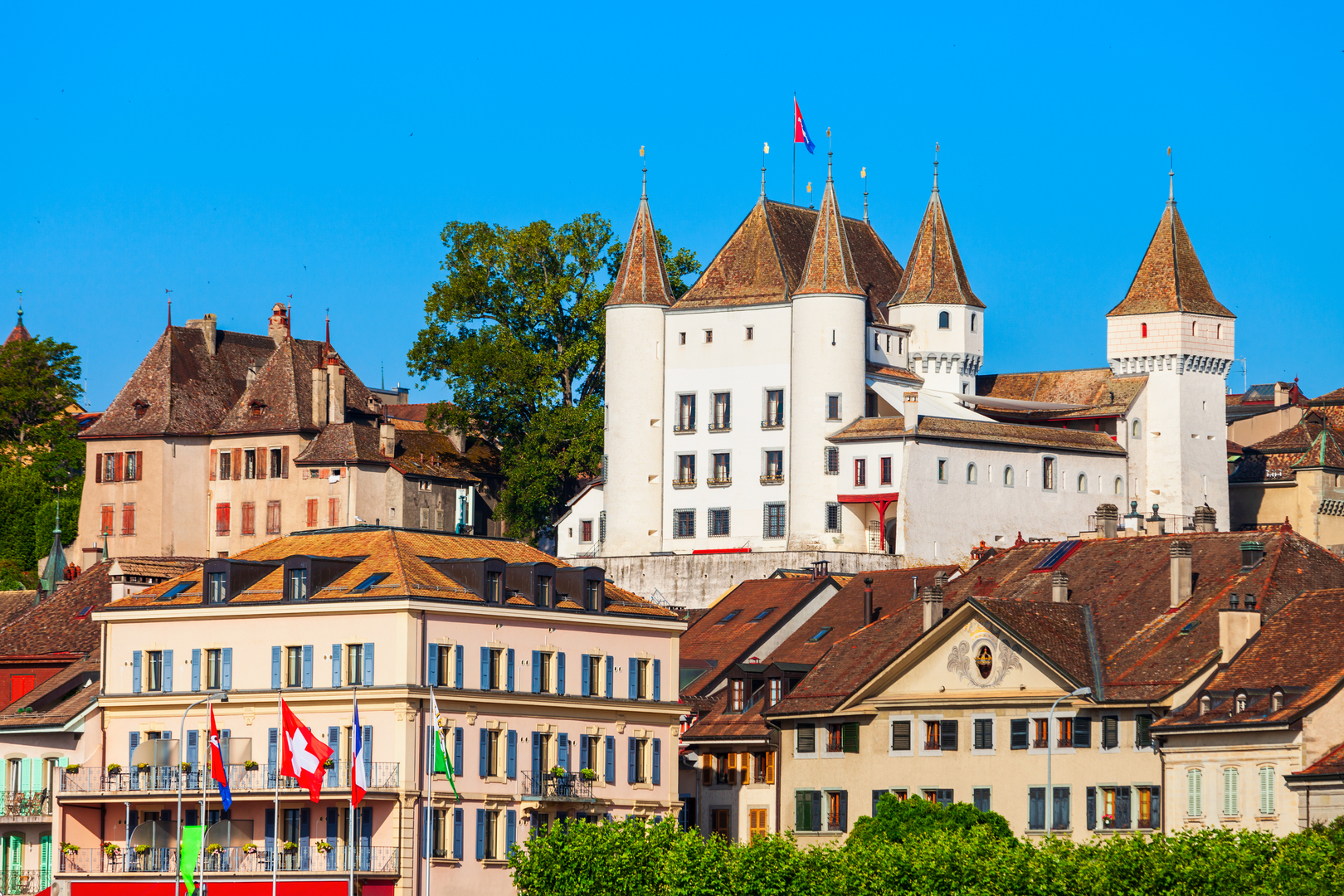 "بلومبرغ": أثرياء العرب يغزون سوق العقارات الفاخرة في أوروبا هربا من صراعات المنطقة