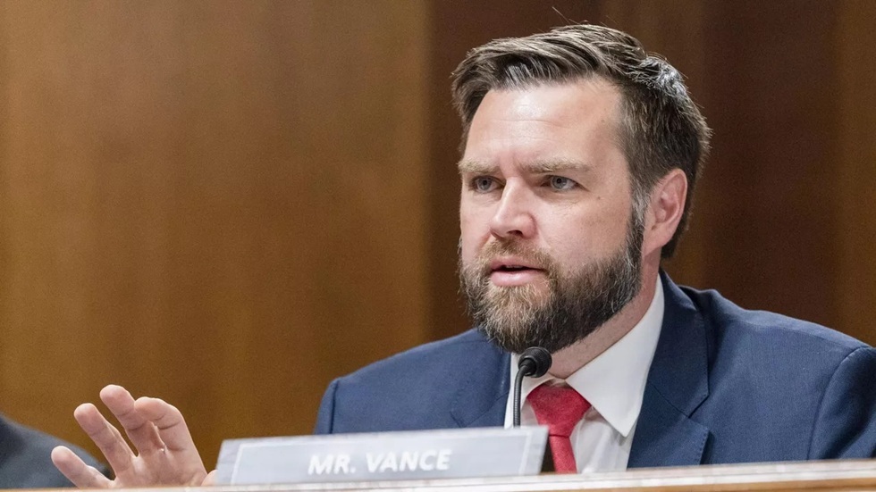 فانس: وقف إمدادات الأسلحة إلى أوكرانيا أحد الإنجازات الرئيسية للولايات المتحدة