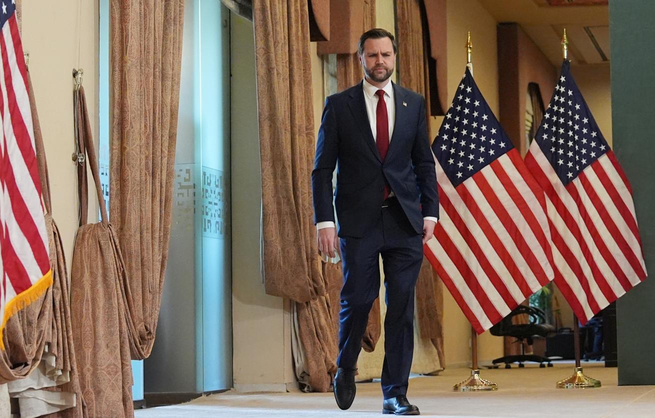 CNN: فانس يقود جولة مفاوضات محتملة ثانية مع إيران وترامب يطلب من فريقه إيجاد مخرج للصراع 