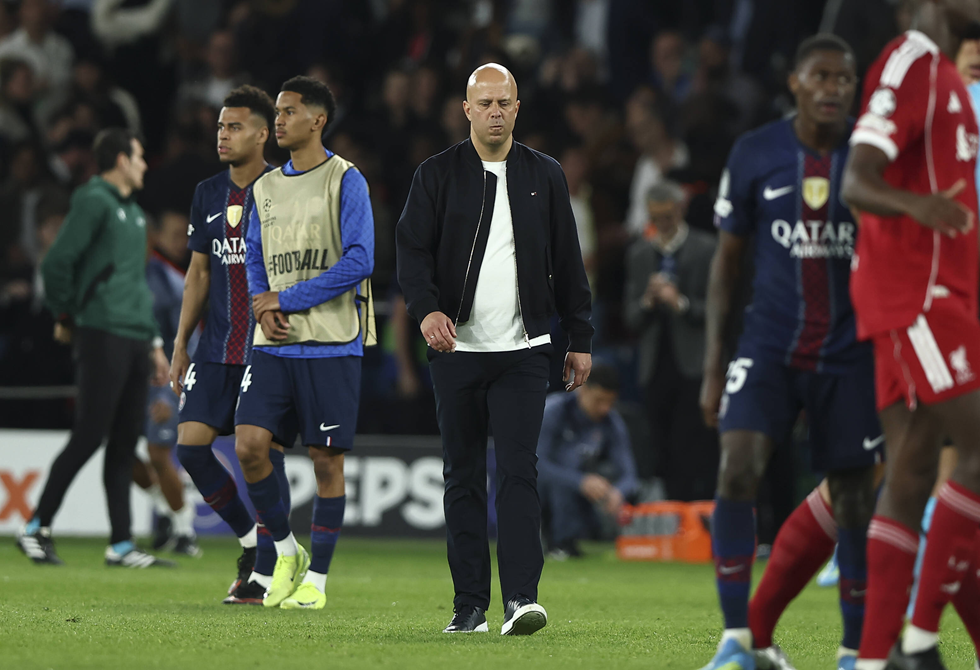 أول تعليق من سلوت بعد خروج ليفربول من دوري أبطال أوروبا