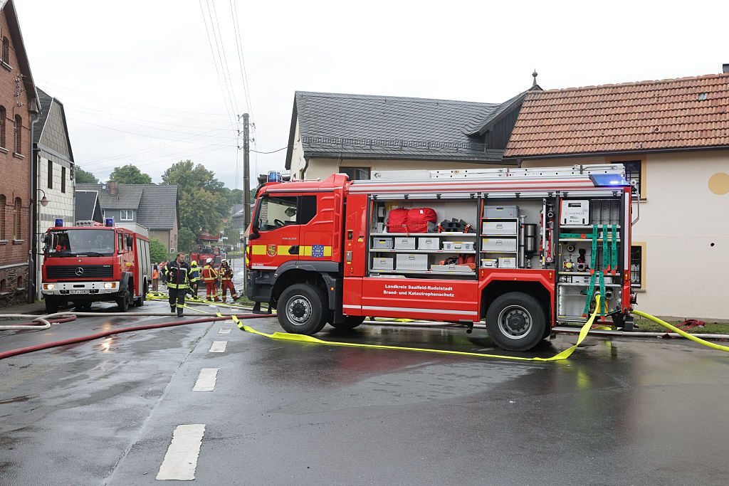 إصابة 5 أشخاص بحريق هائل دمر مجمعا سكنيا للاجئين والمشردين في راونهايم الألمانية