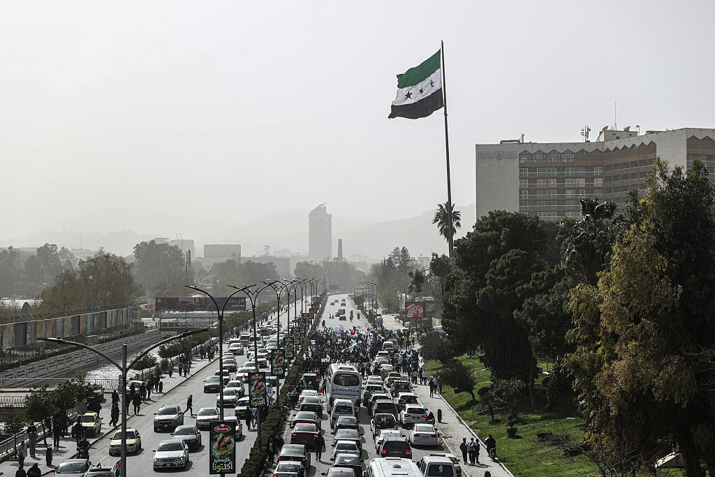 سوريا.. قراءة في دوافع ونتائج إقصاء "مشايخ الأسد"