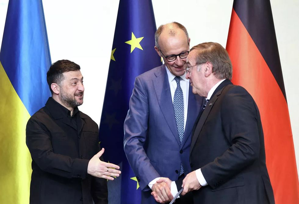 من "الشريك الاستراتيجي" إلى "البقرة الحلوب".. غضب شعبي ألماني من تصريحات زيلينسكي