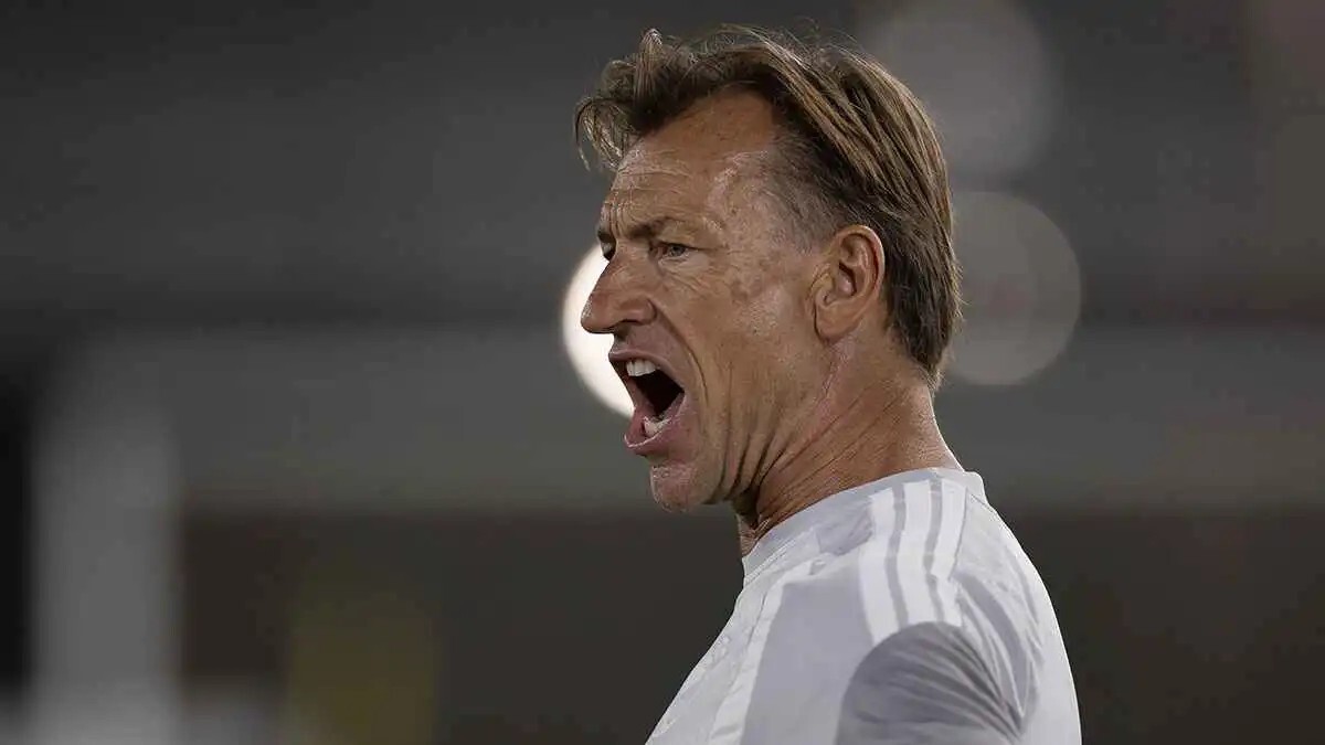 الاتحاد السعودي يبلغ رينارد بقرار إقالته