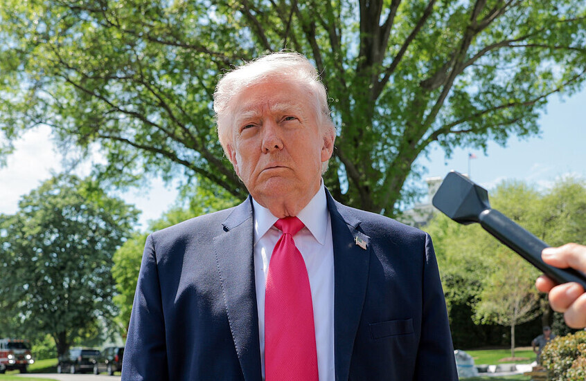 ترامب: إسرائيل لن تقصف لبنان بعد الآن.. يكفي يعني يكفي وقصف الأراضي اللبنانية محظور