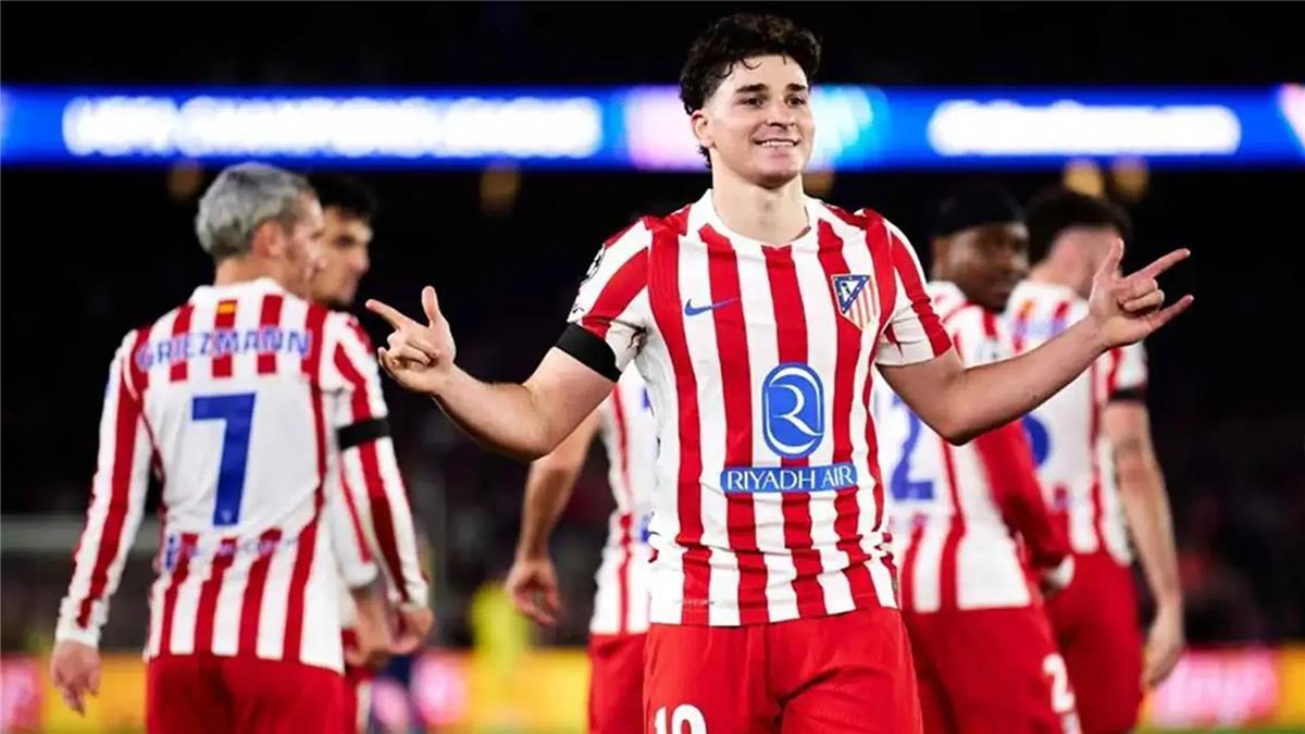 تطورات جديدة في ملف تعاقد برشلونة مع جوليان ألفاريز