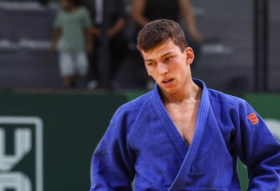 الروسي أربوزوف يتوج بطلا لأوروبا في الجودو بعد فوزه المثير على بطل العالم