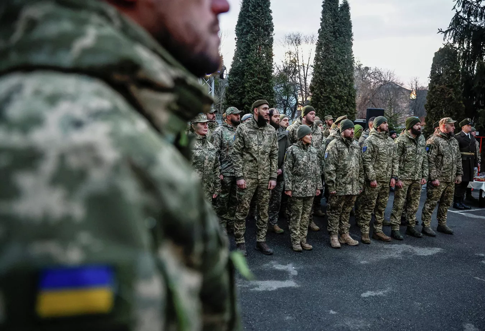 القوات الأوكرانية تفجّر مدرسة في فلاديميروفكا بعد أن رفضت مديرتها السماح لها بالتمركز فيها