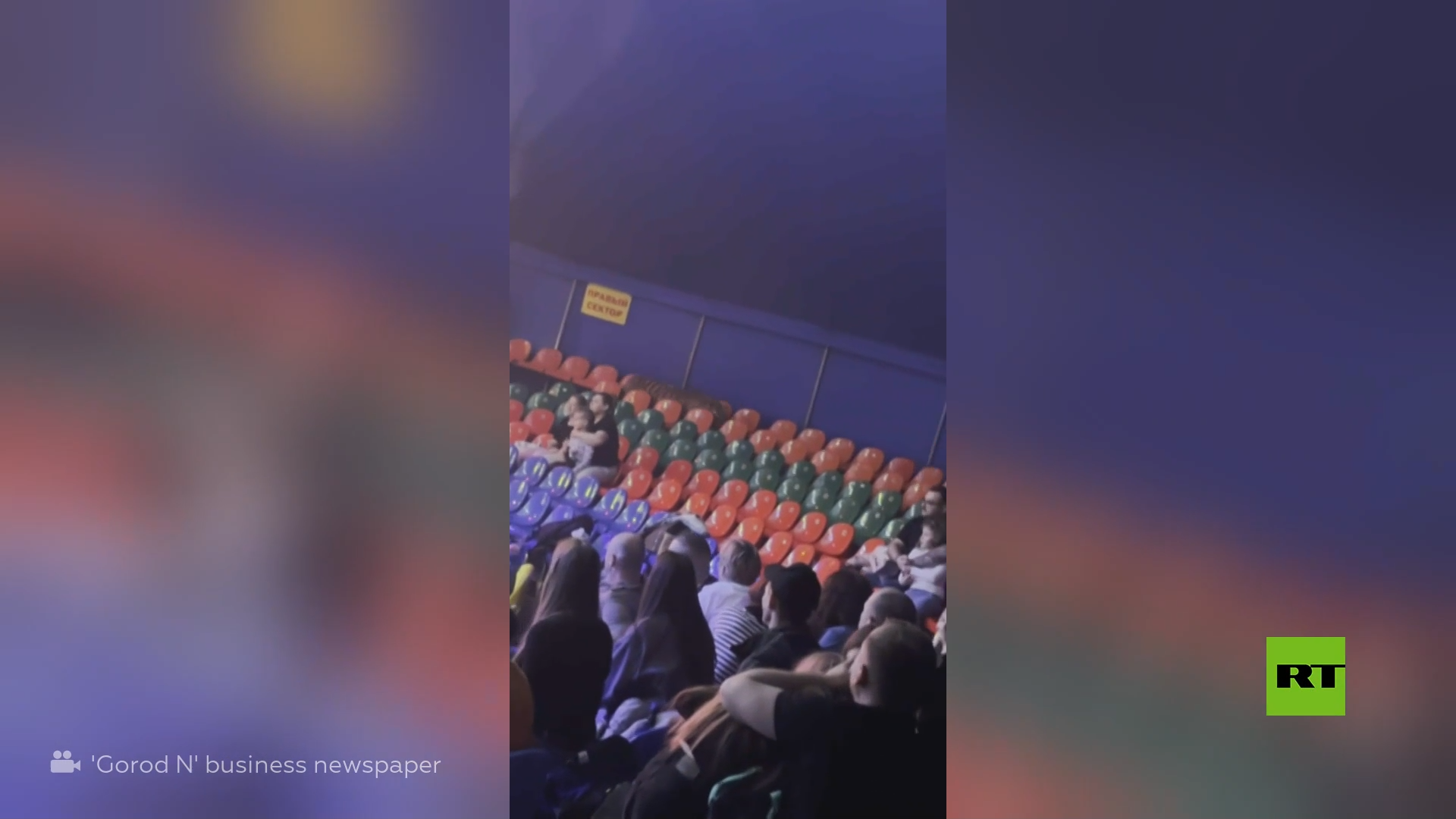 نمر يقفز إلى نحو الجمهور أثناء عرض في سيرك بجنوب روسيا