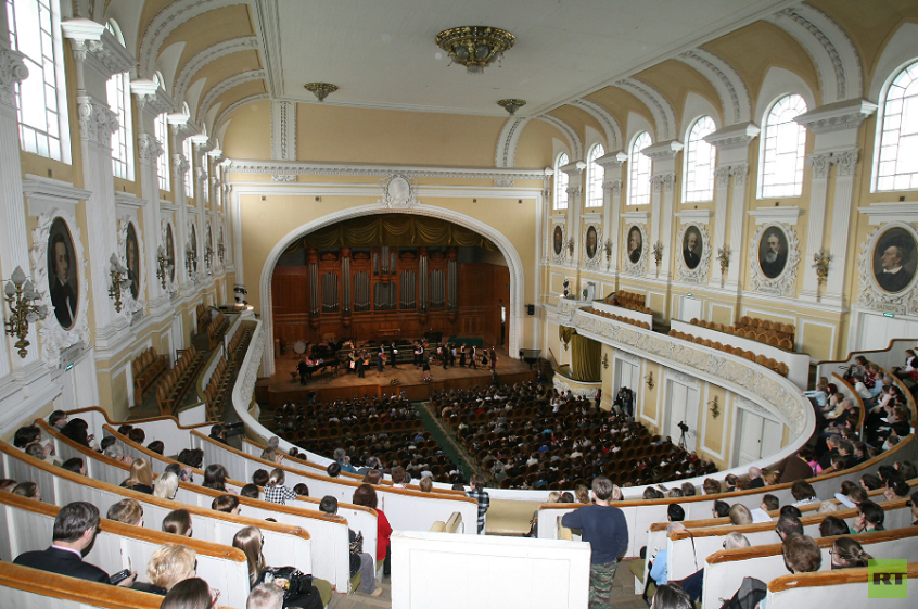 "معبد حقيقي للموسيقى".. القاعة الكبرى لمعهد موسكو الموسيقي تحتفل بمرور 125 عاما على تأسيسها (صور)
