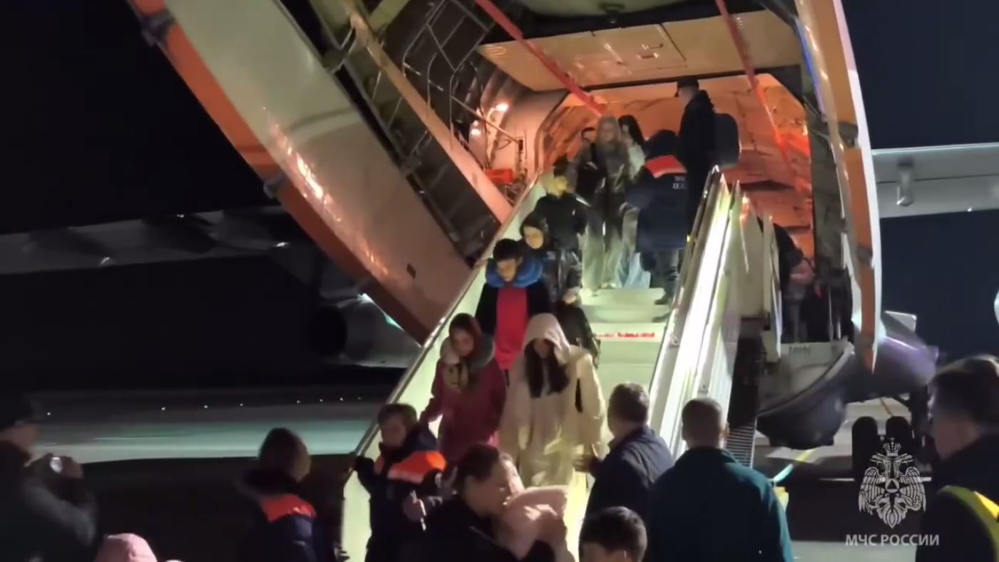 إجلاء مواطنين روس من لبنان إلى موسكو (صور+فيديو)