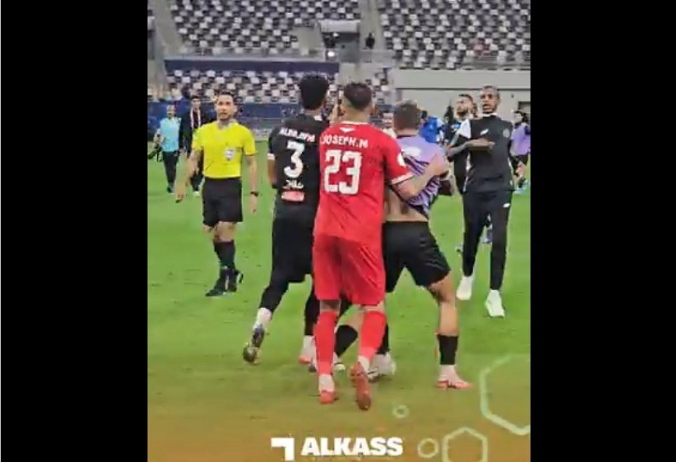 غرامات وإيقاف.. معاقبة فريقي الشباب السعودي وزاخو بسبب مشاجرة بين اللاعبين (فيديو)