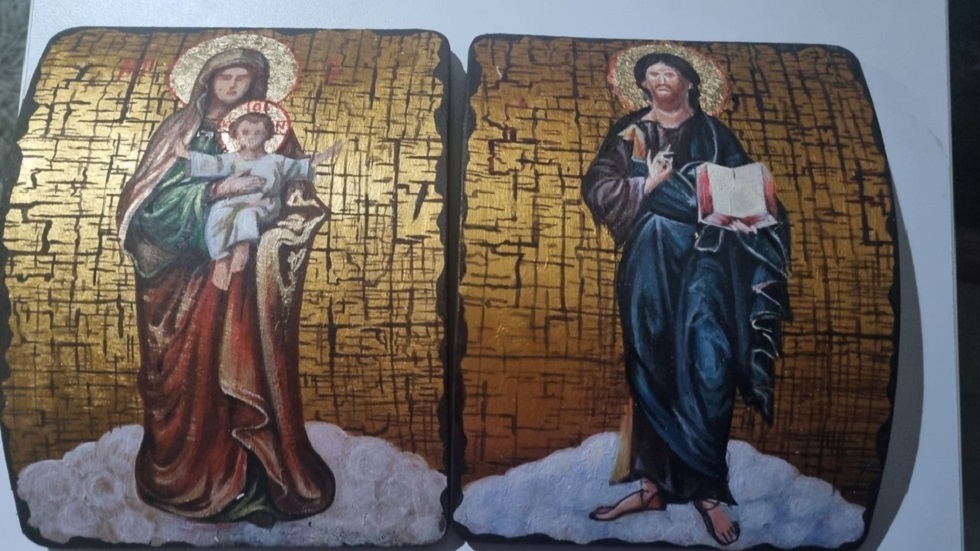 أيقونات على دروع قتالية.. معرض فريد في وزارة الخارجية الروسية